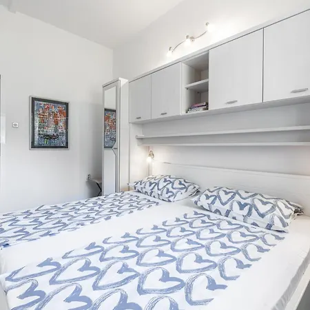 Kirigin Apartment